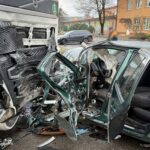 У Мукачеві після зіткнення з вантажівкою рятувальники деблокували водія з понівеченого авто