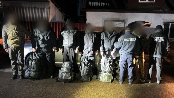 «VIP-таксі» до кордону за пів мільйона: на Закарпатті затримали переправника чоловіків призовного віку