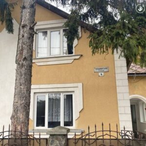 В Ужгороді приватний пансіонат для літніх людей працює попри серйозні порушення — ситуацію перевіряють контролюючі органи