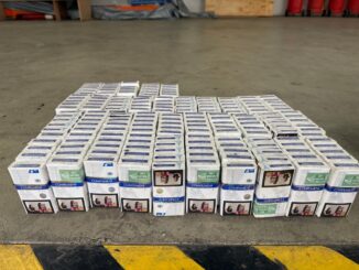 На кордоні зі Словаччиною в автомобілі українця виявили схованки з безакцизними сигаретами