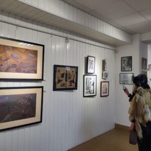 В Ужгороді відкрили обласну виставку «Графічне Закарпаття 2026»: представлено майже 90 робіт митців і студентів