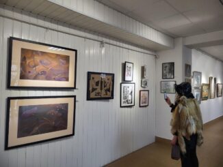 В Ужгороді відкрили обласну виставку «Графічне Закарпаття 2026»: представлено майже 90 робіт митців і студентів