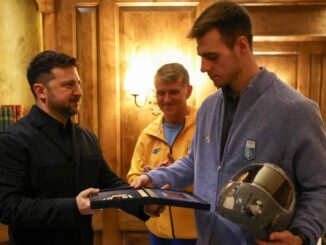 У Мюнхені Зеленський зустрівся зі скелетоністом Владиславом Гераскевичем та нагородив його орденом Свободи