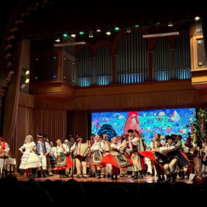 У березні Закарпатський народний хор запрошує на яскраві мистецькі програми