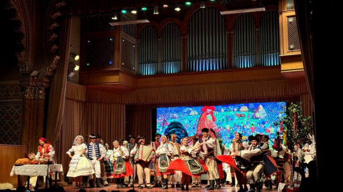 У березні Закарпатський народний хор запрошує на яскраві мистецькі програми