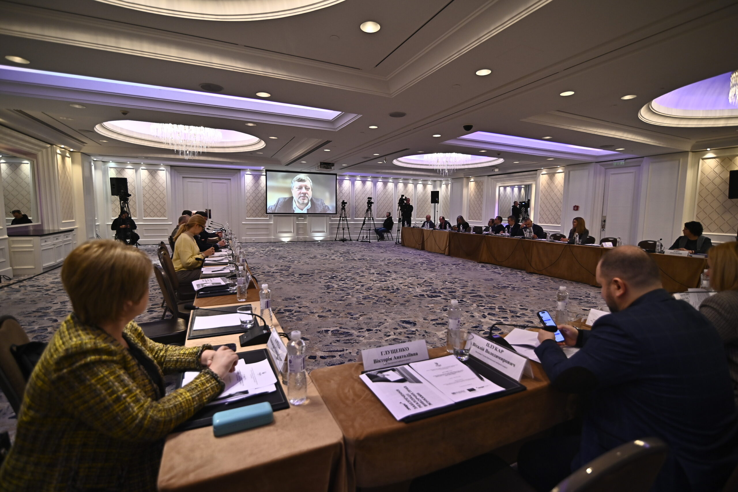 круглий стіл вибори