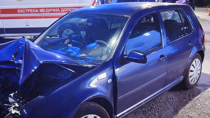 На Берегівщині автомобіль влетів у будинок: серед постраждалих — двоє дітей