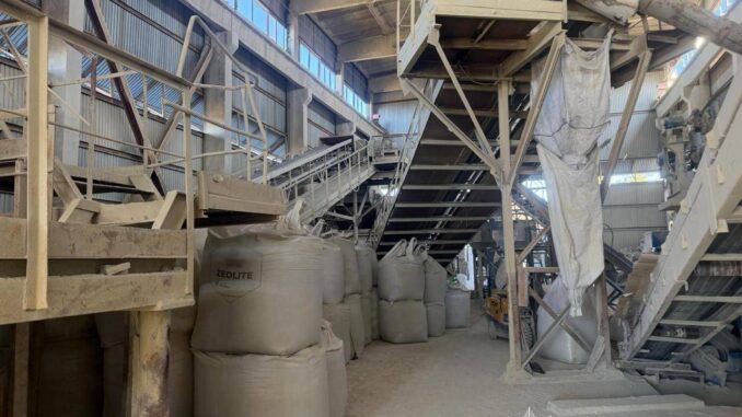 На Закарпатті підприємця підозрюють у незаконному видобутку цеоліту на понад 11 млн грн