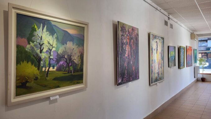 «Подих весни» в Ужгороді: у галереї відкрили виставку робіт закарпатських художників