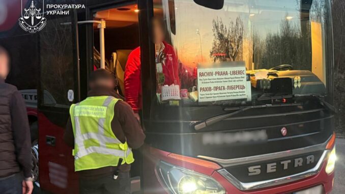 «Тіньові» квитки на міжнародні рейси