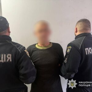 Жорстоке вбивство на Рахівщині: поліцейські затримали підозрюваного