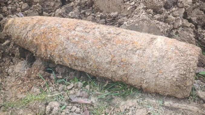 Небезпечна знахідка під ногами: у Невицькому виявили артснаряд часів Другої світової війни