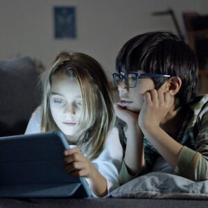 Діти, відео