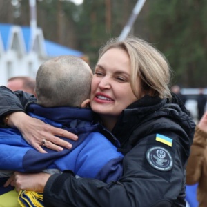 Перед Великоднем додому: Україна повернула з полону 182 громадян