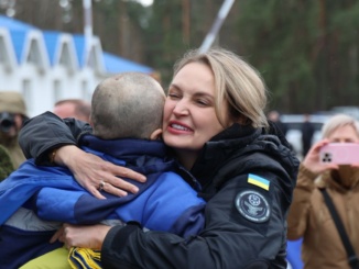 Перед Великоднем додому: Україна повернула з полону 182 громадян