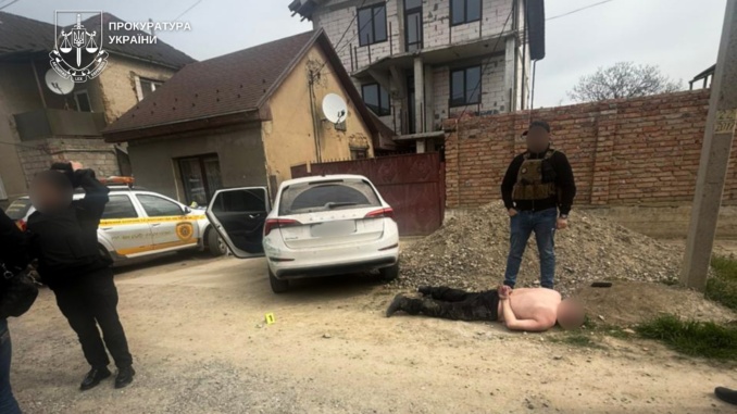 Озброєне викрадення на Закарпатті: на Берегівщині затримали чоловіка, який силоміць забрав матір із дитиною