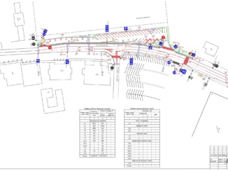 В Ужгороді з 17 квітня запроваджують оновлену схему організації дорожнього руху на вулиці Закарпатській. Зміни почнуть діяти вже з вечора та передбачають розширення можливостей для проїзду транспорту. Як повідомили у департаменті міської інфраструктури Ужгородської міської ради, на ділянці від вулиці Національної Гвардії у напрямку вулиці Собранецької облаштовують додаткову смугу руху. Це рішення має покращити пропускну здатність дороги та зменшити затори у цьому районі. Очікується, що нововведення дозволить оптимізувати транспортні потоки, особливо у години пік, коли навантаження на цю ділянку є найбільшим. Водночас водіїв закликають бути особливо уважними у перші дні після змін. На вулиці вже встановлюють нові дорожні знаки, зокрема ті, що регулюють паркування та напрямки руху. У міськраді наголошують на необхідності: уважно стежити за оновленими дорожніми знаками; не залишати автомобілі у місцях, де це заборонено; дотримуватися правил дорожнього руху, особливо на перехрестях. У департаменті також просять із розумінням поставитися до тимчасових незручностей, пов’язаних із впровадженням нової схеми. Міська влада сподівається, що такі зміни позитивно вплинуть на транспортну ситуацію в Ужгороді та зроблять пересування містом більш комфортним і безпечним.