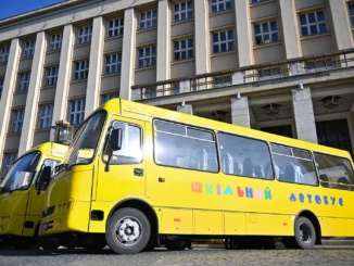 На Закарпатті освітні заклади отримали нові інклюзивні шкільні автобуси