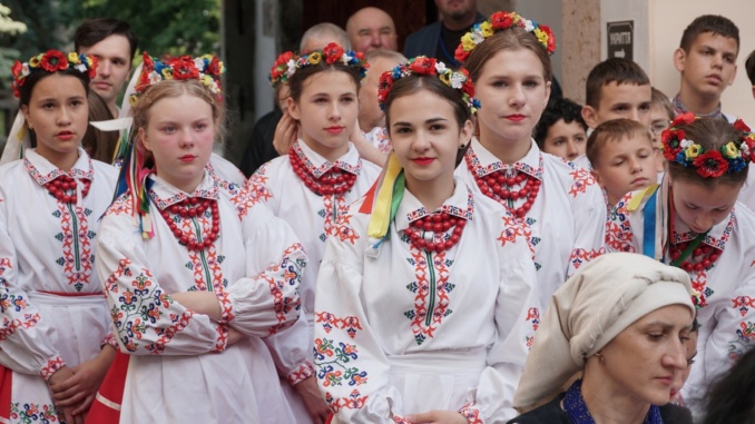 В Ужгороді стартував фестиваль культурного розмаїття «Шовкова косиця»