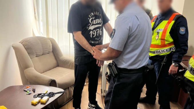 На Закарпатті затримали та екстрадували до Угорщини чоловіка, засудженого за сексуальне насильство над дитиною