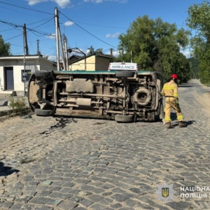 Смертельна ДТП в Ужгороді: водій мікроавтобуса загинув на місці аварії