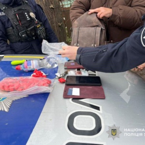 В Ужгороді засудили 54-річну «закладчицю»: жінка розповсюджувала канабіс та метамфетамін