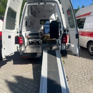 автомобіль швидкої медичної допомоги