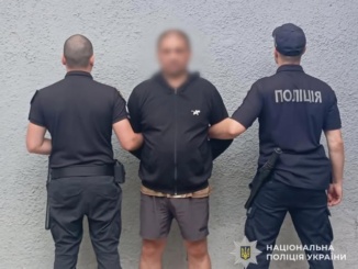 У Хусті чоловік погрожував підірвати гранату разом із родиною: поліція вилучила боєприпас