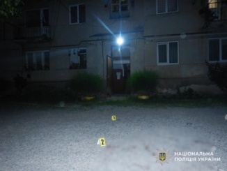 У Мукачеві чоловік влаштував криваву розправу над сусідом: поліція затримала підозрюваного