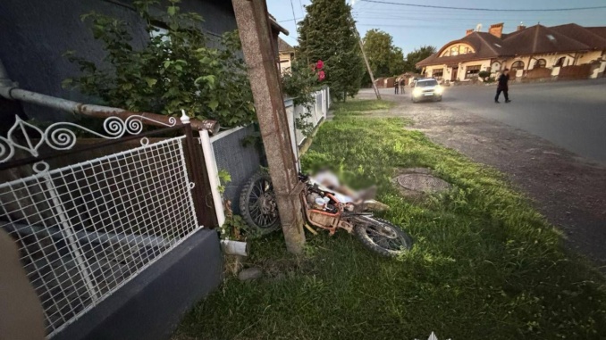 Смертельна ДТП на Ужгородщині: у Сторожниці загинув водій мотоцикла, поліція встановлює його особу