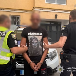 На Берегівщині чоловік зарубав товариша сокирою та майже добу ховався в лісі