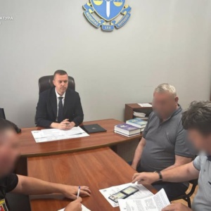 На Тячівщині судитимуть депутата, який не вказав у декларації будинок, землю та понад 6 млн грн майна