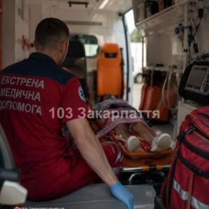 У Виноградові мотоцикл збив 7-річну дівчинку: дитину госпіталізували