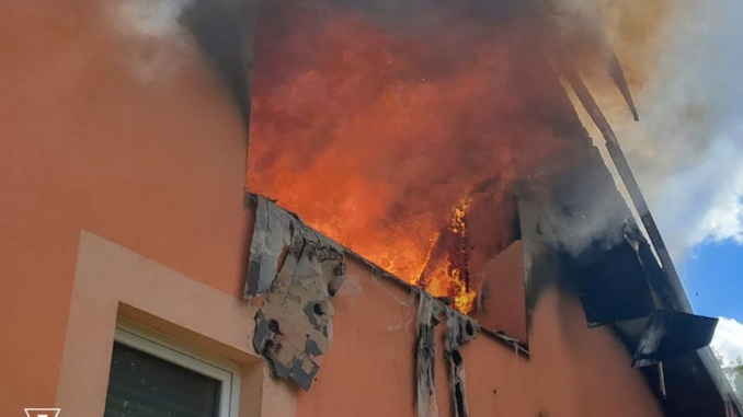 На Перечинщині рятувальники за півтори години загасили пожежу в житловому будинку