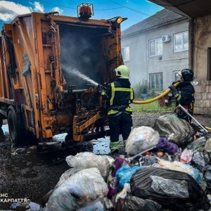 В Іршаві під час руху загорівся сміттєвоз