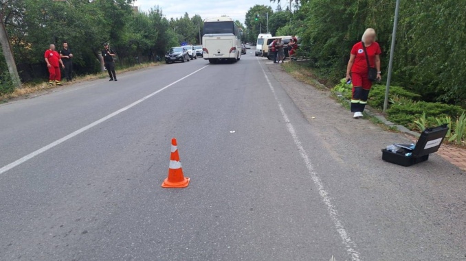 У Берегові карета швидкої допомоги збила 6-річного хлопчика: дитину госпіталізували