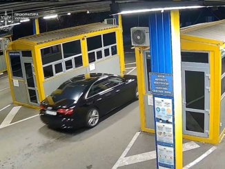 На Закарпатті судитимуть чоловіка, який намагався незаконно вивезти до Словаччини майже мільйон доларів
