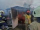 В Ужгороді зранку горіли два гаражі: вогнеборці понад годину боролися з пожежею