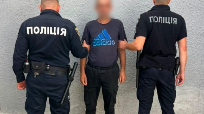 На Хустщині чоловік жорстоко побив матір