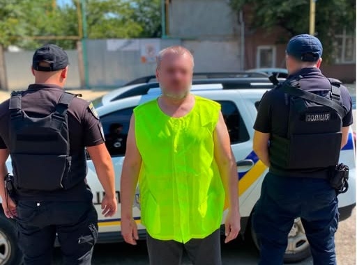 В Ужгороді затримали чоловіка, який посеред вулиці напав на 62-річну жінку