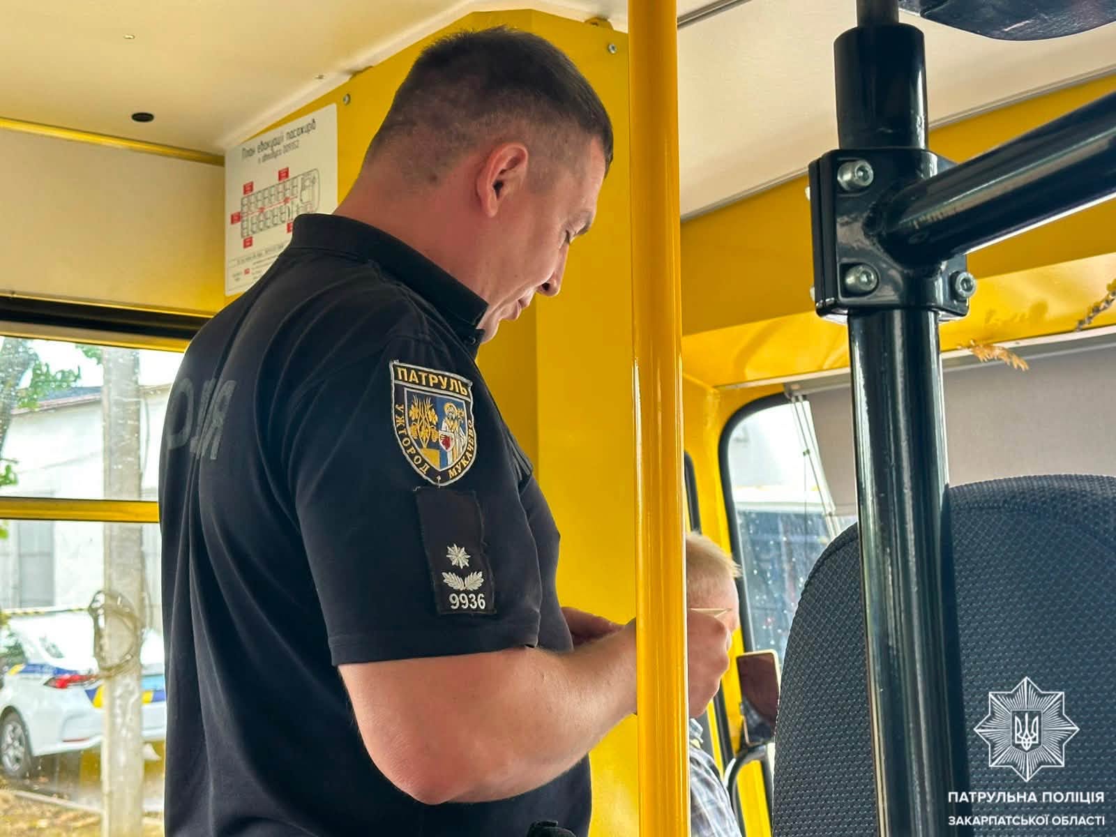 В Ужгороді перевіряють шкільні автобуси перед початком навчального року