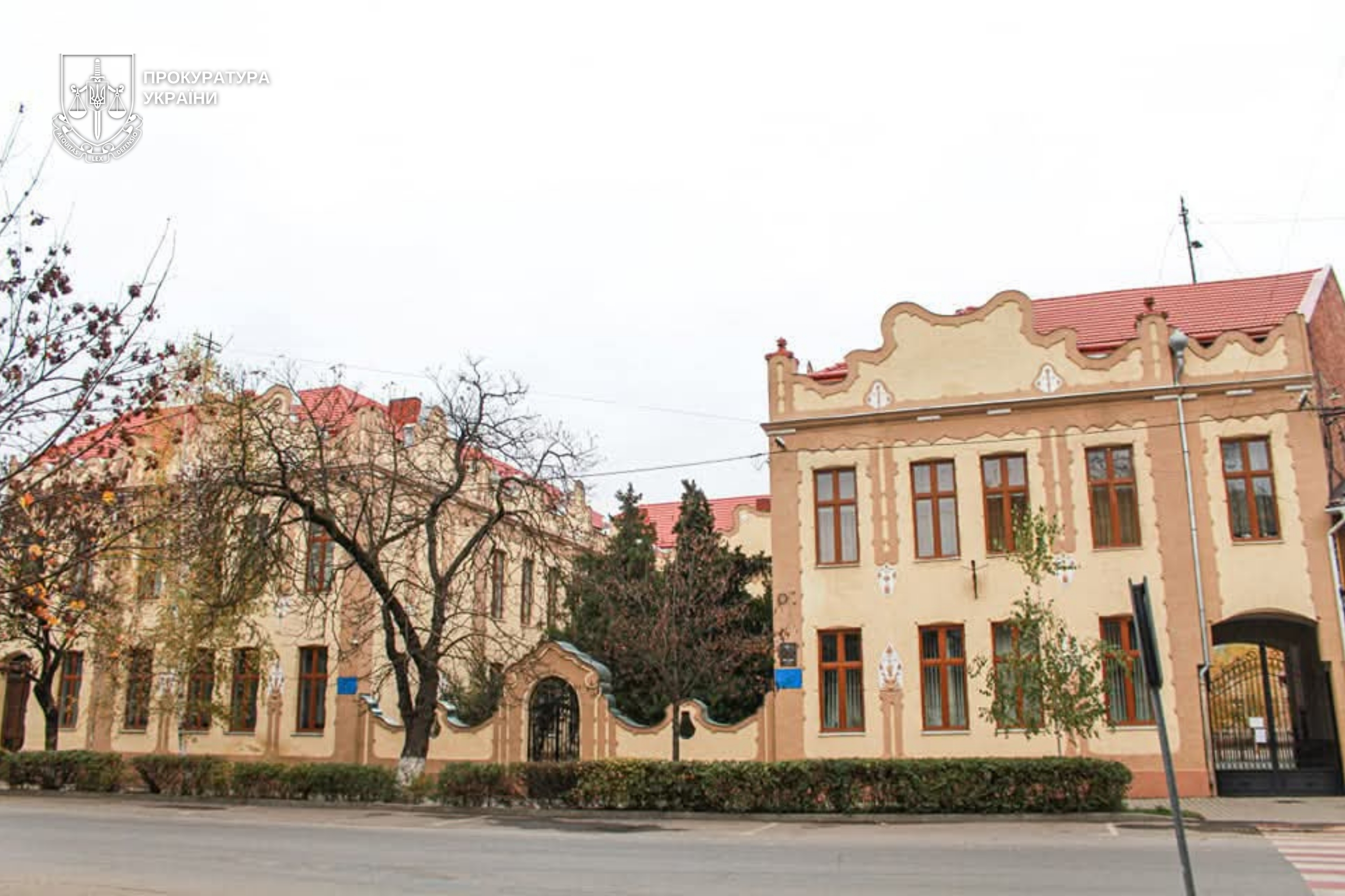 У Берегові міськраду через суд зобов’язали зберегти історичні будівлі шкіл